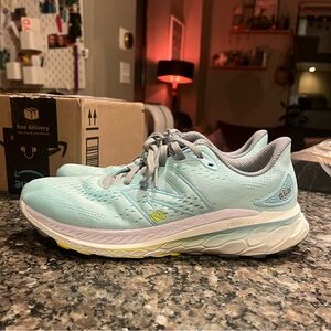 New Balance 860 v13 Sneakers